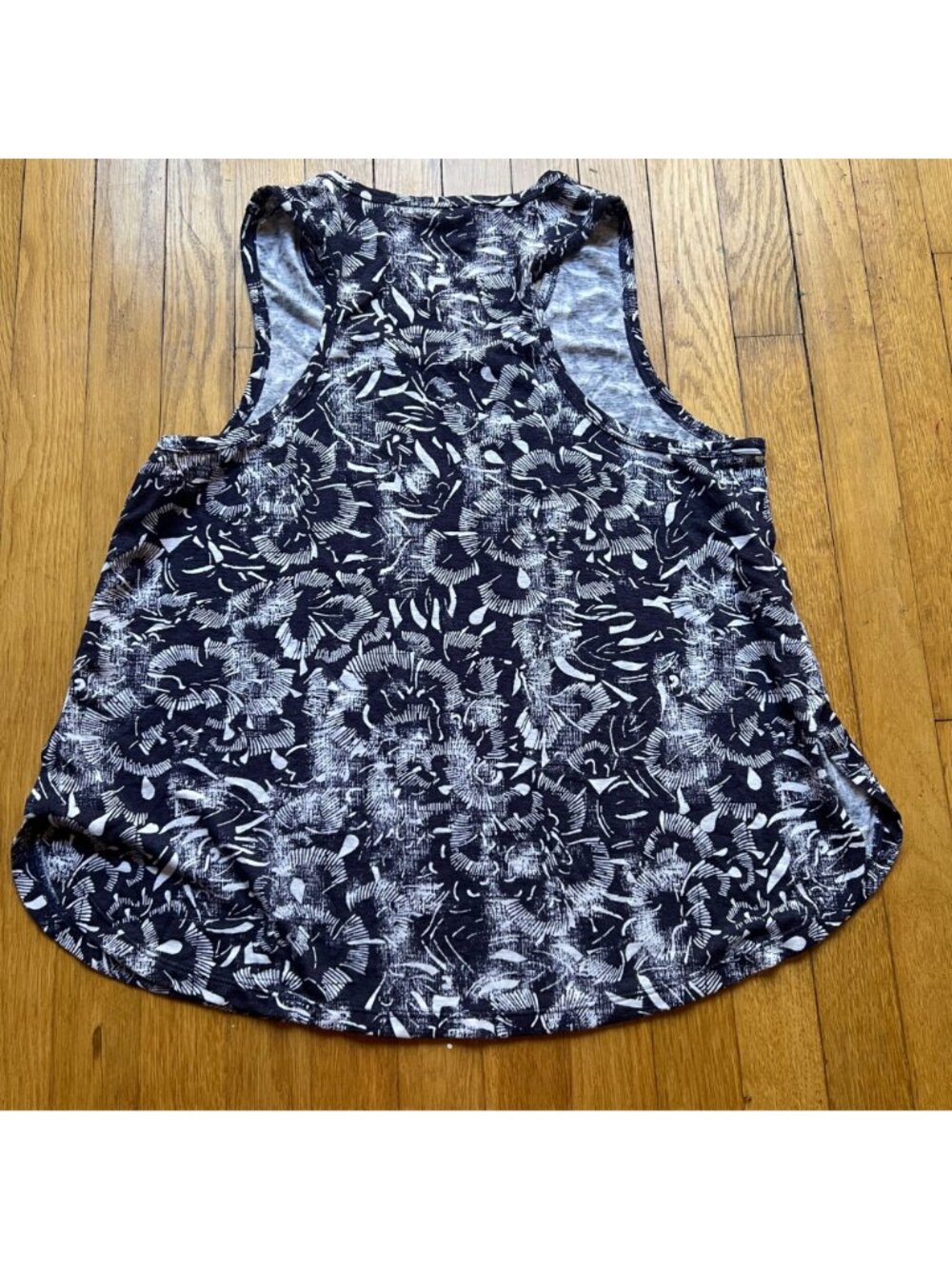 Athleta Size XL Navy Blue White Breezy Leaf Print Round Neck Racerback Tank Top - Picture 14 of 14